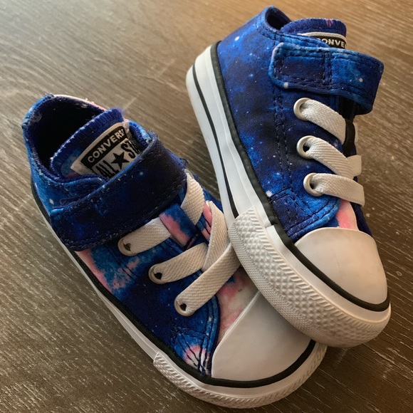 girls galaxy converse